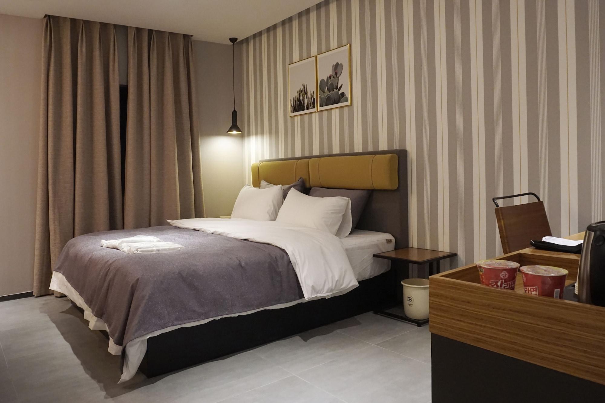 Brown Dot Hotel 昌原市 外观 照片