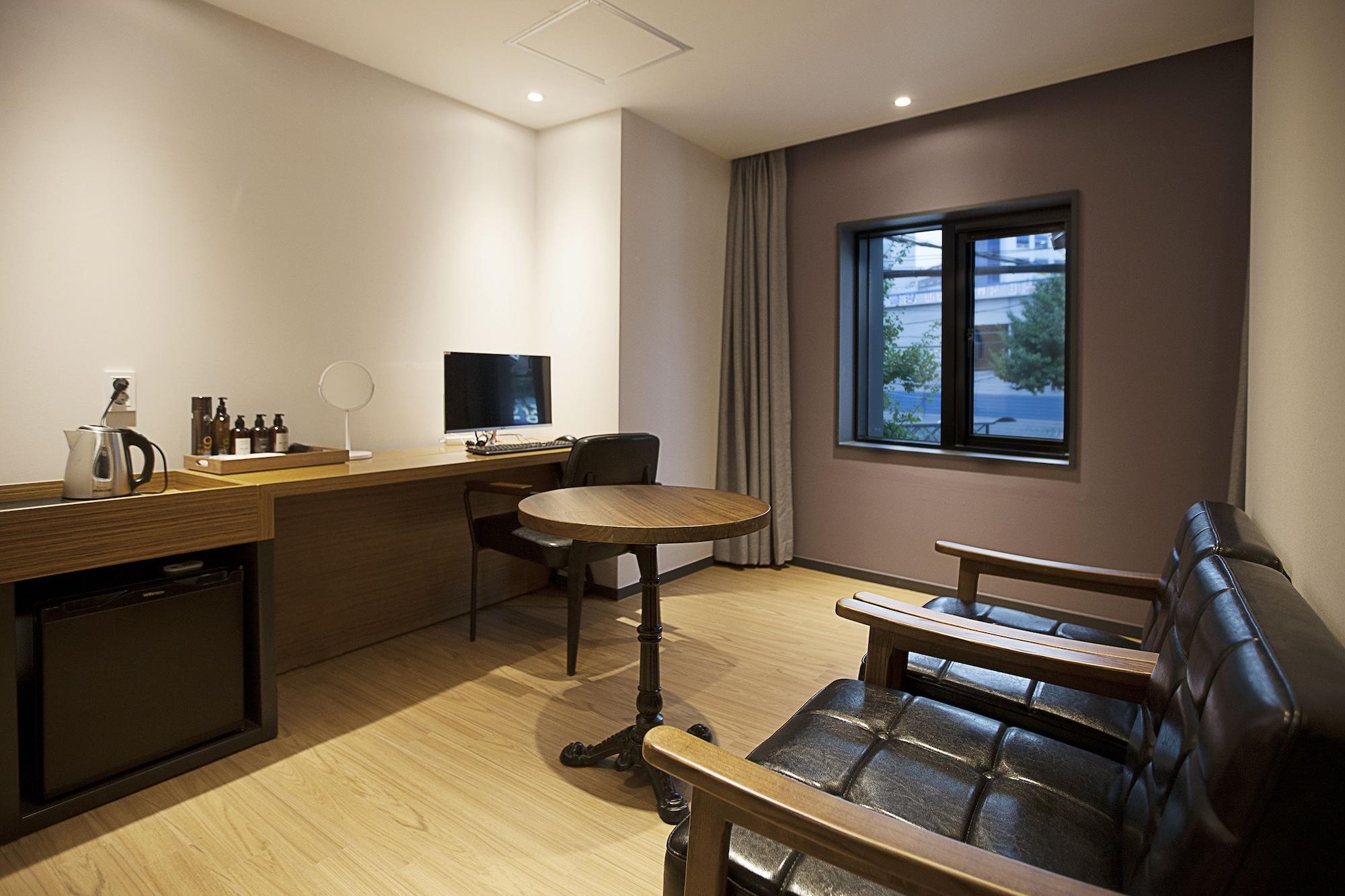 Brown Dot Hotel 昌原市 外观 照片