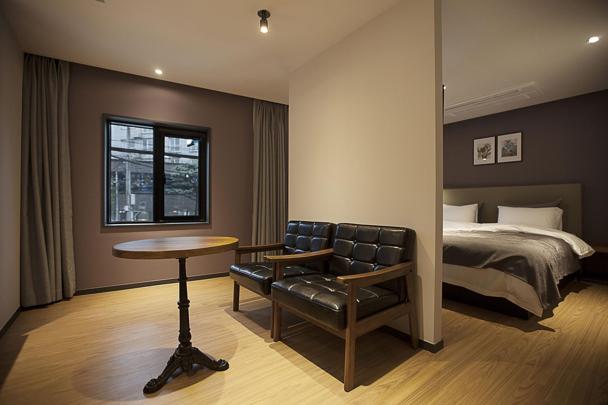 Brown Dot Hotel 昌原市 外观 照片