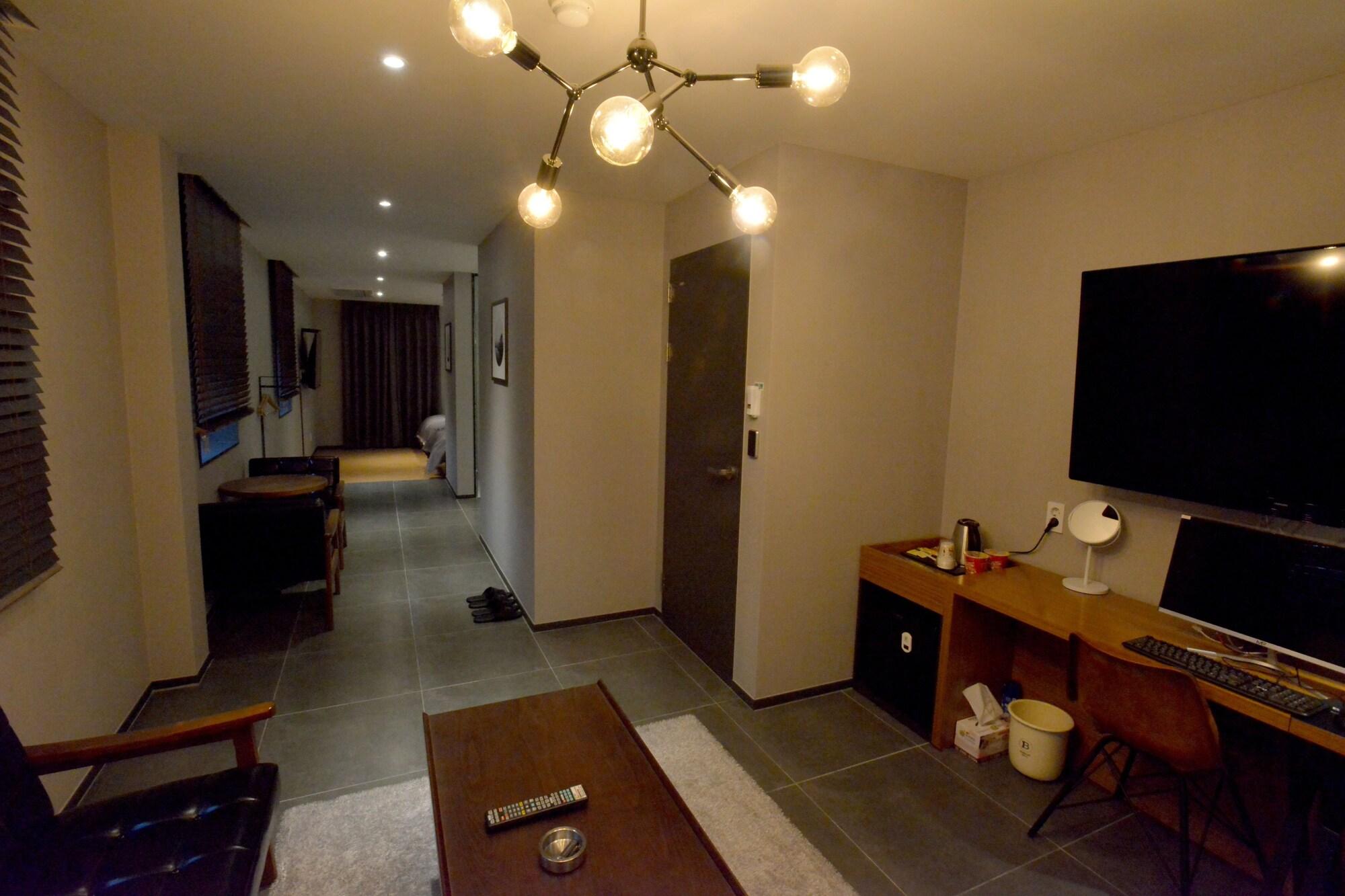 Brown Dot Hotel 昌原市 外观 照片