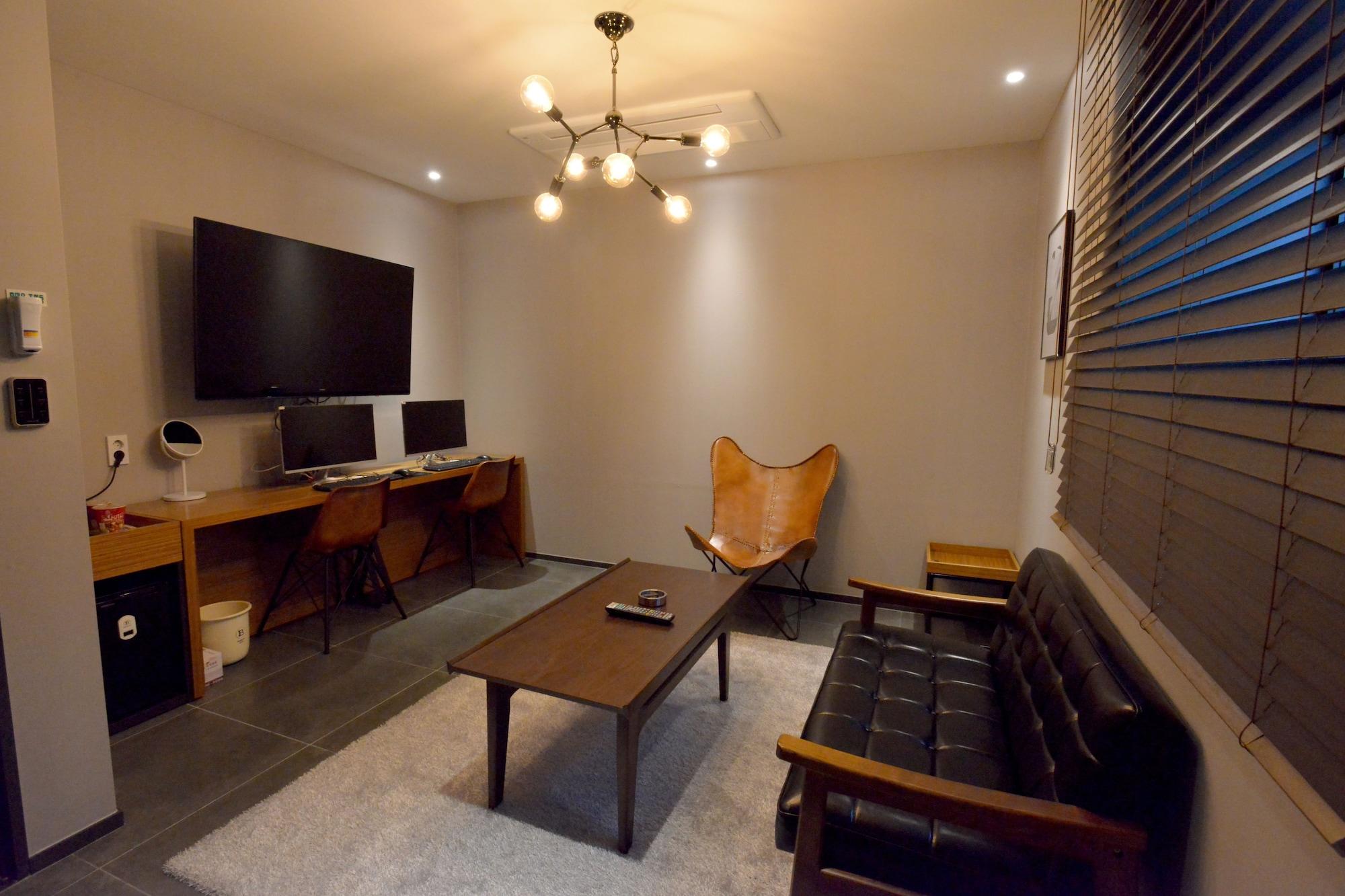 Brown Dot Hotel 昌原市 外观 照片