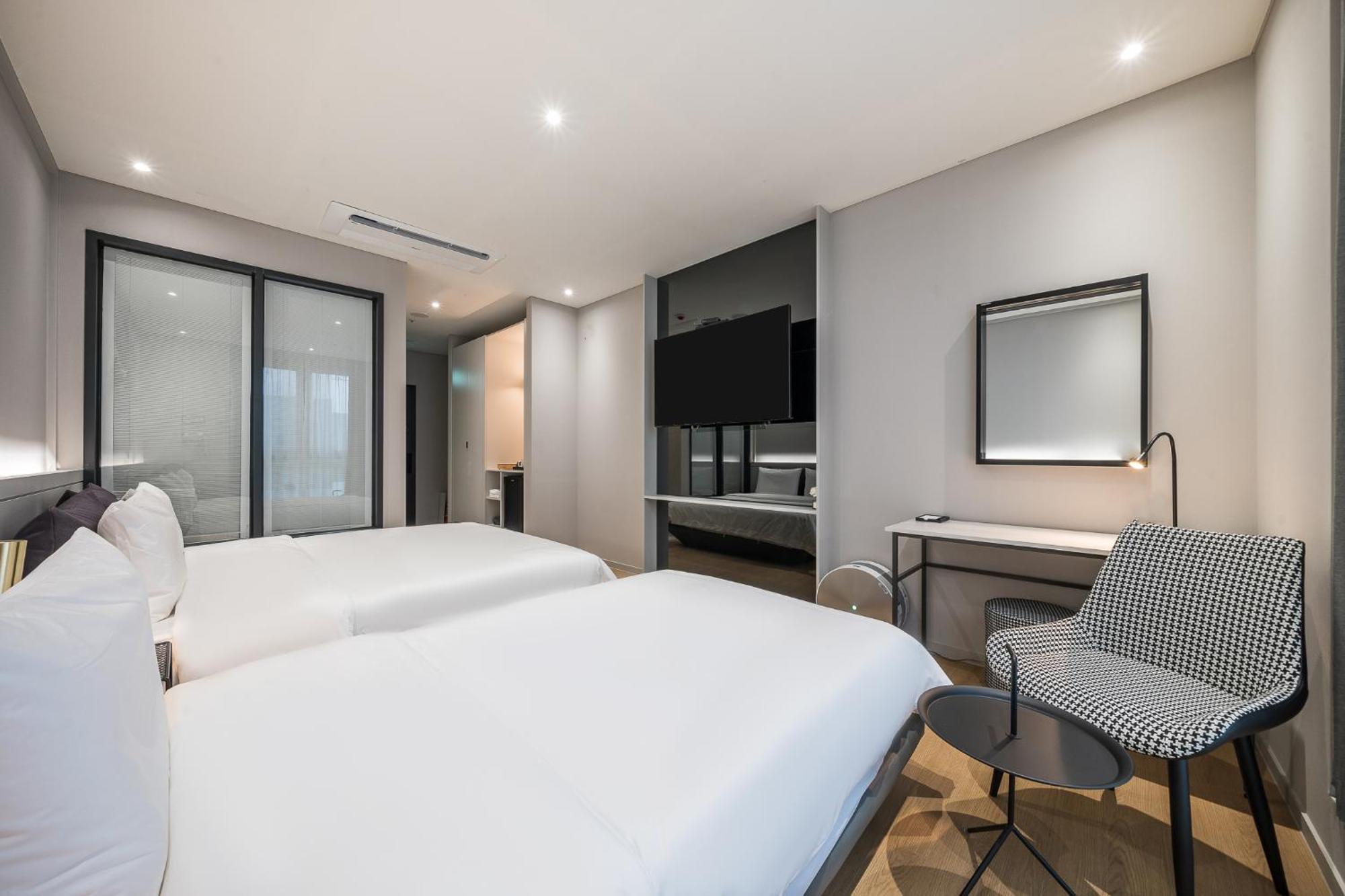 Brown Dot Hotel 昌原市 外观 照片