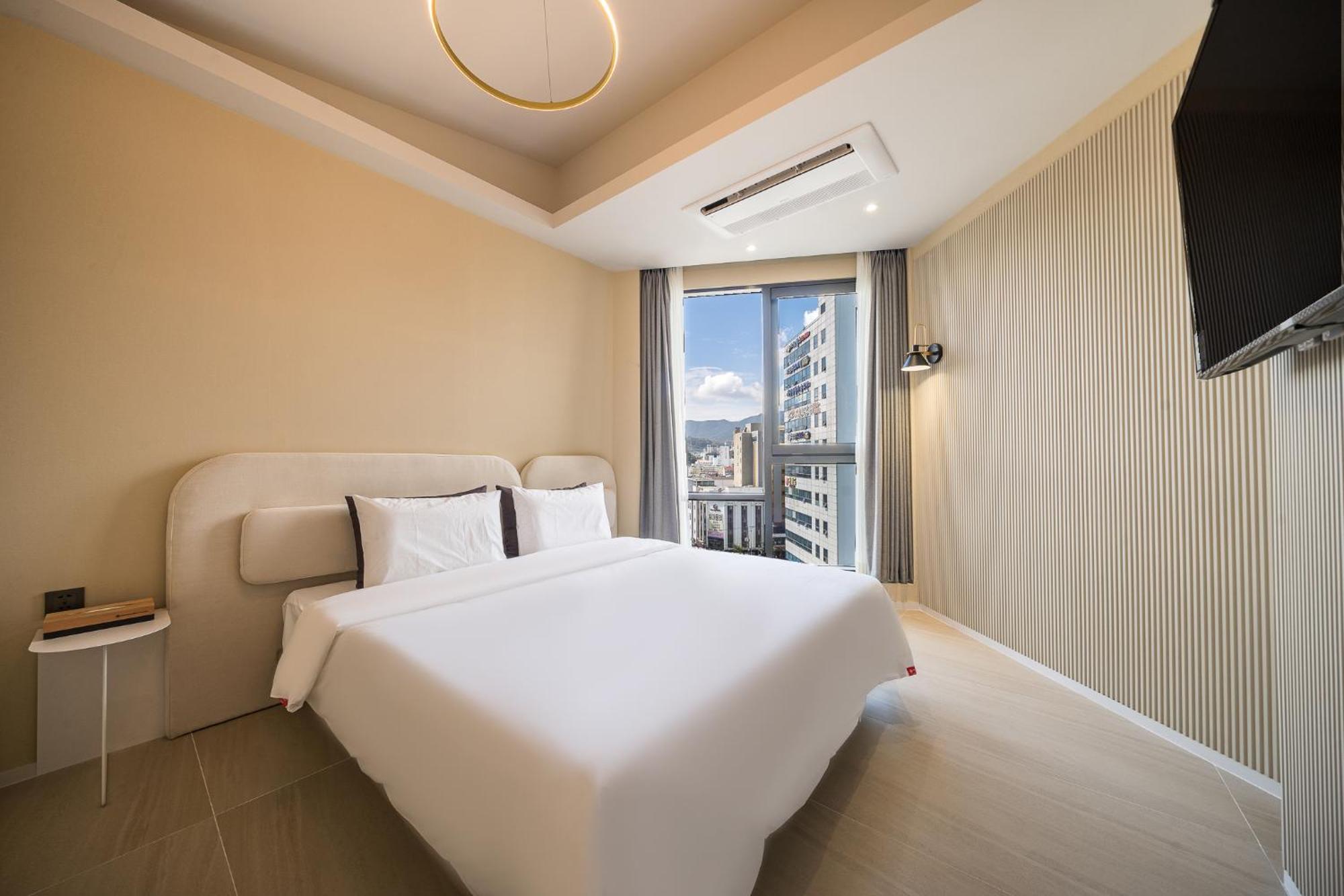 Brown Dot Hotel 昌原市 外观 照片