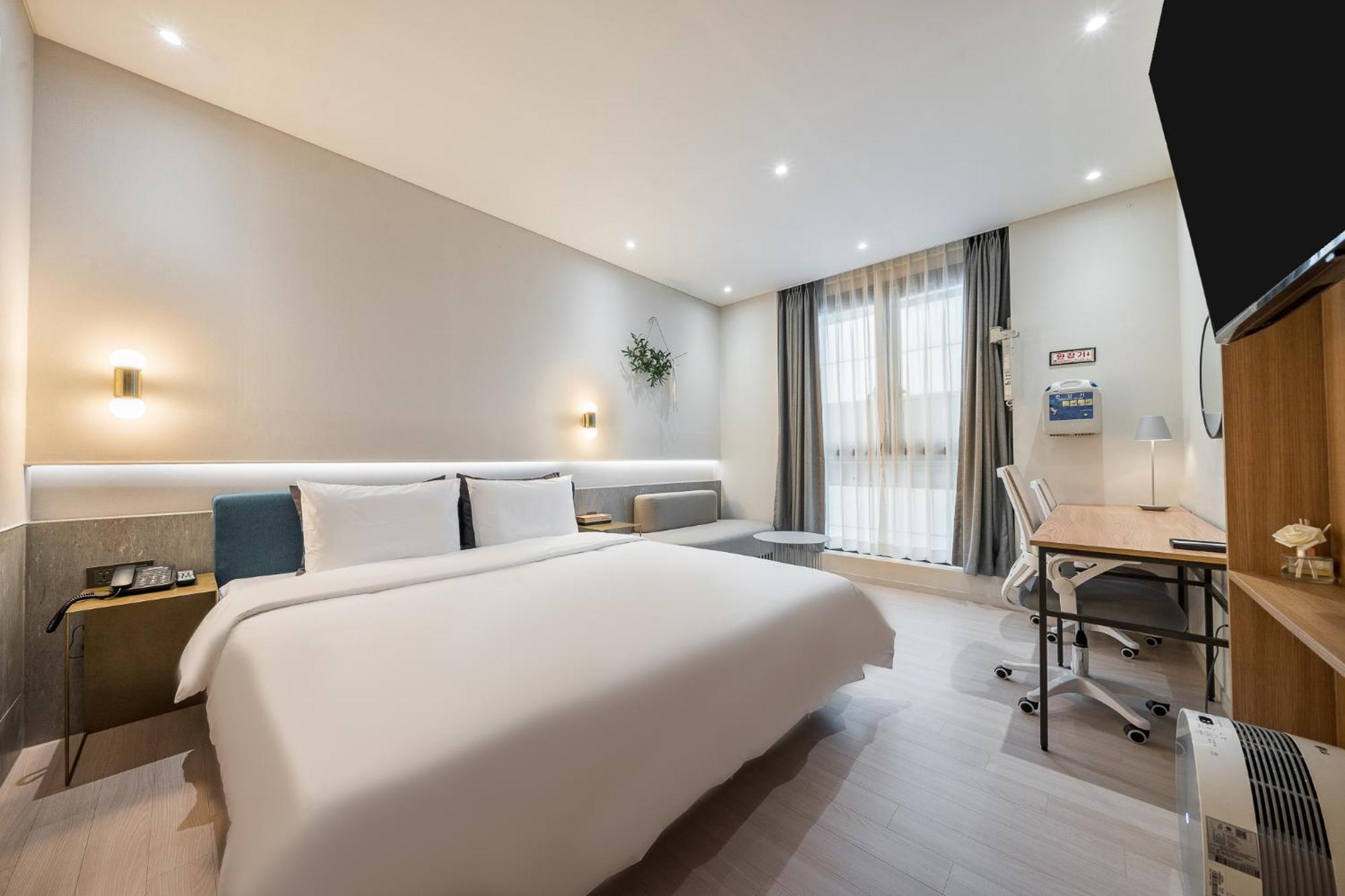 Brown Dot Hotel 昌原市 外观 照片