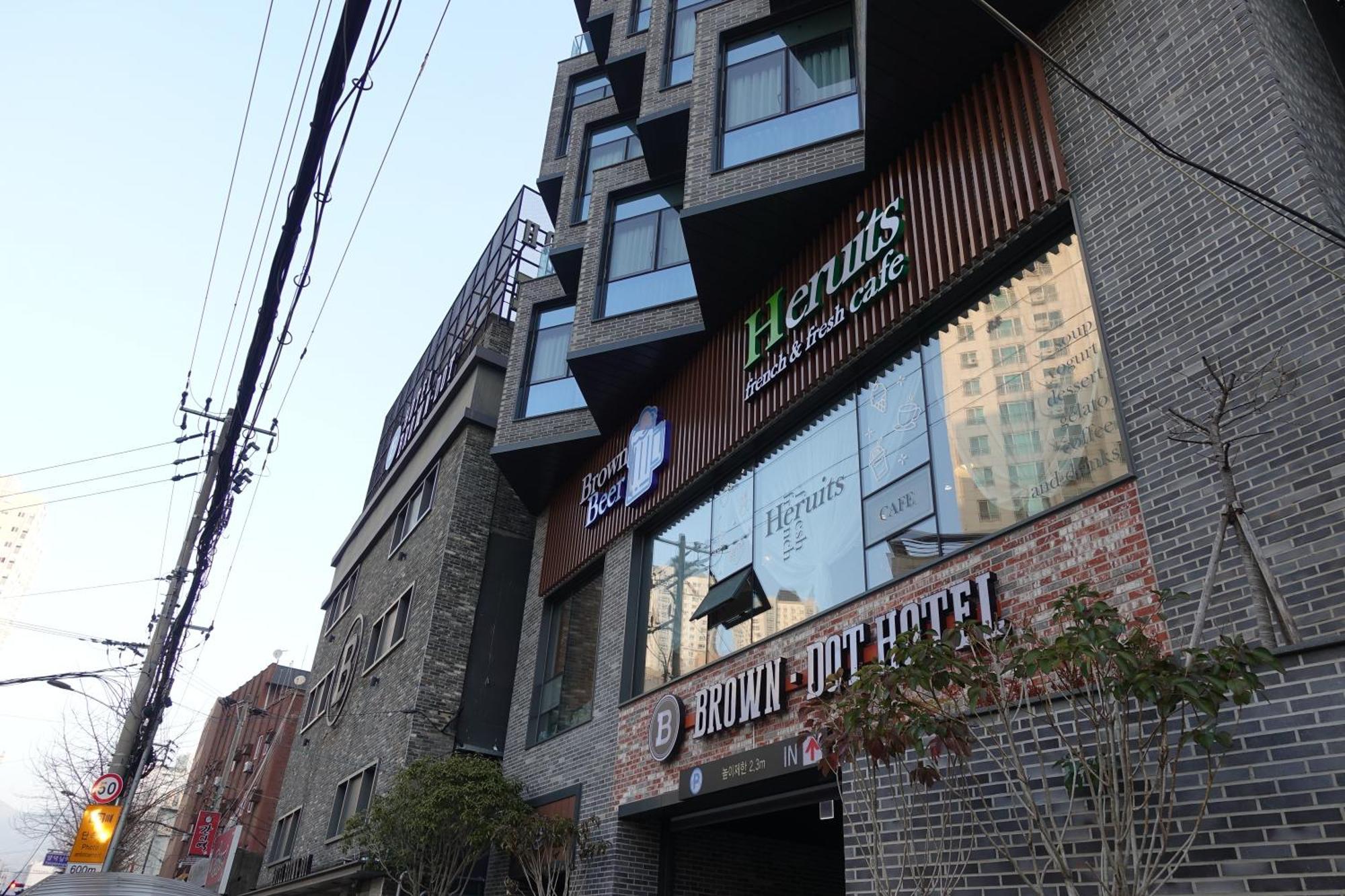 Brown Dot Hotel 昌原市 外观 照片
