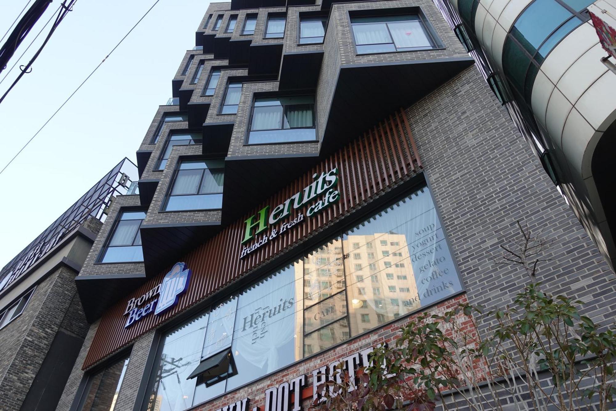 Brown Dot Hotel 昌原市 外观 照片